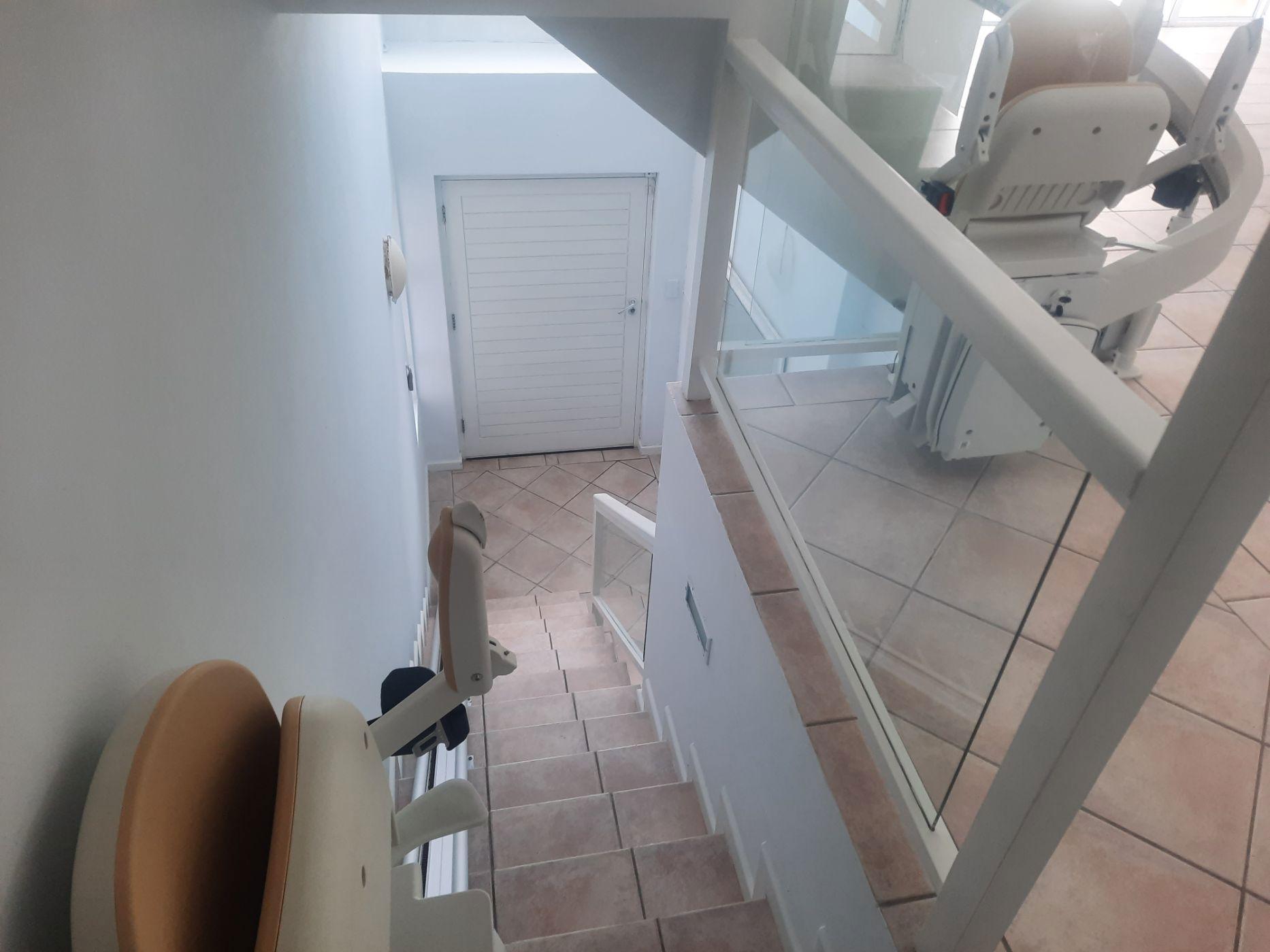Image 4 of 6