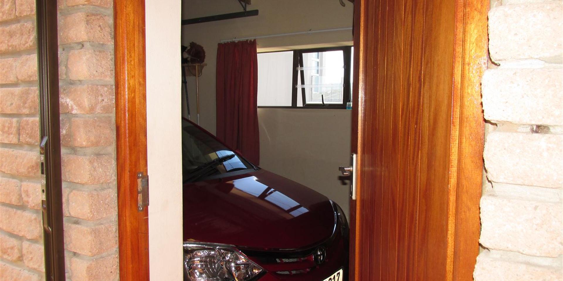 Image 4 of 6