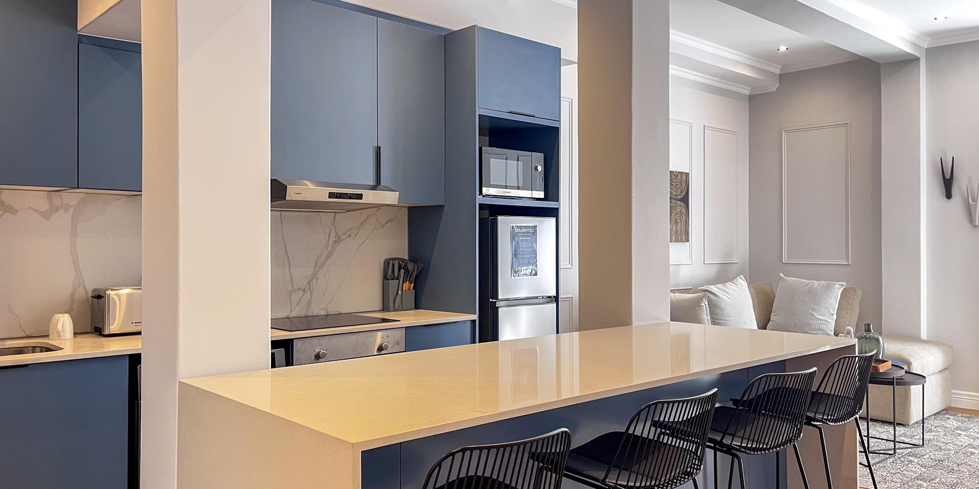 Image 2 of 6