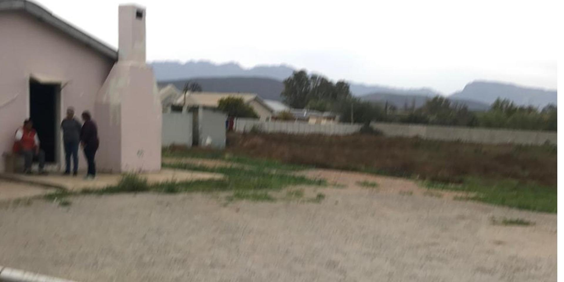 Image 2 of 6