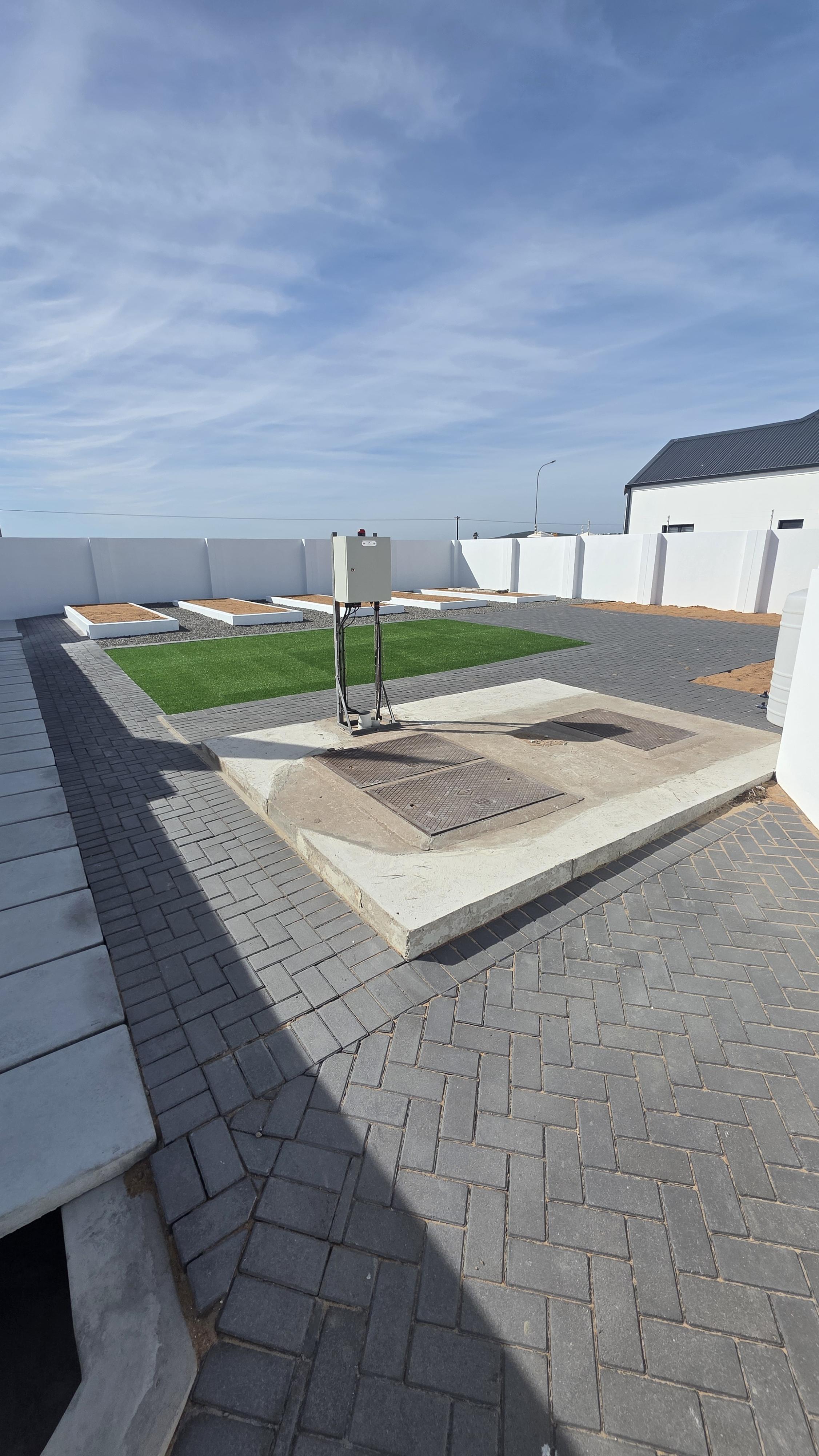 Image 2 of 6
