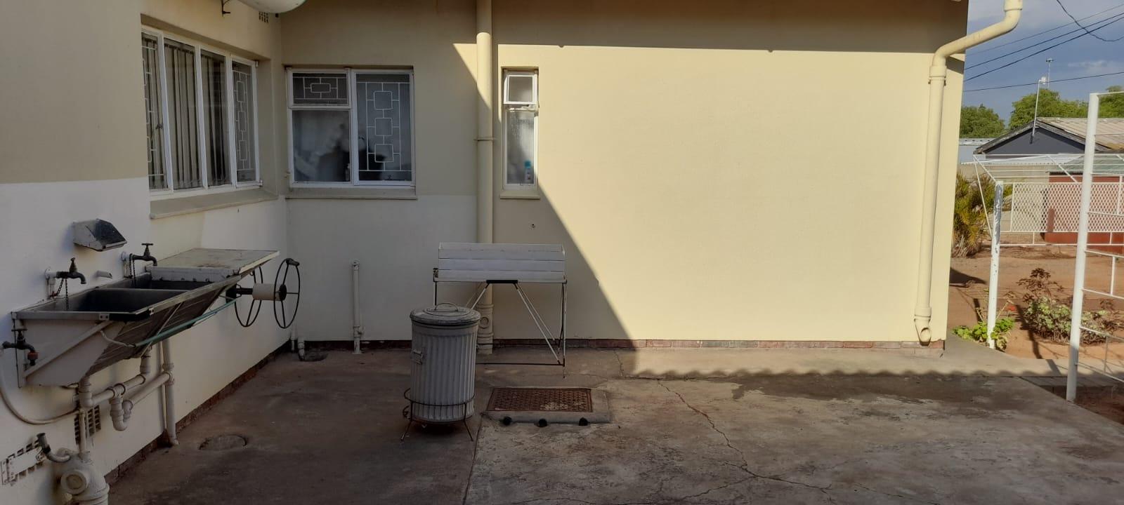 Image 2 of 6