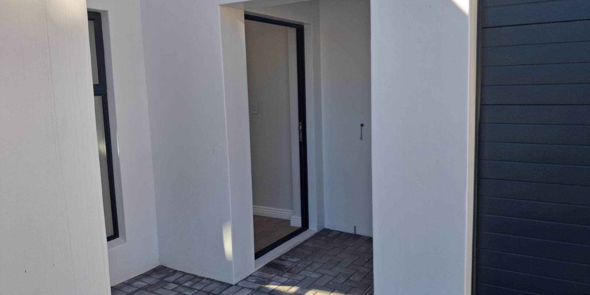 Image 3 of 6