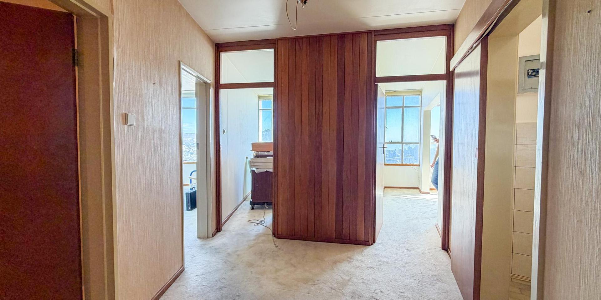 Image 4 of 6