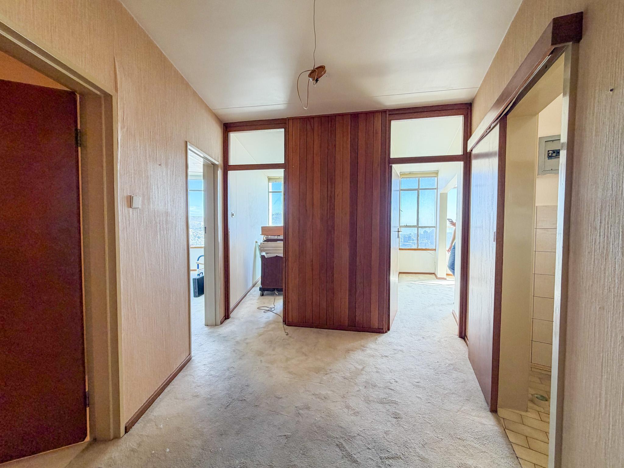Image 4 of 6
