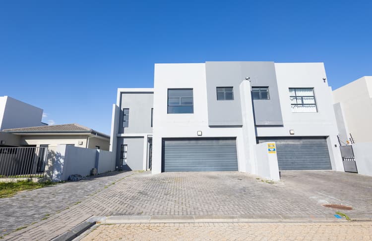 Main property image