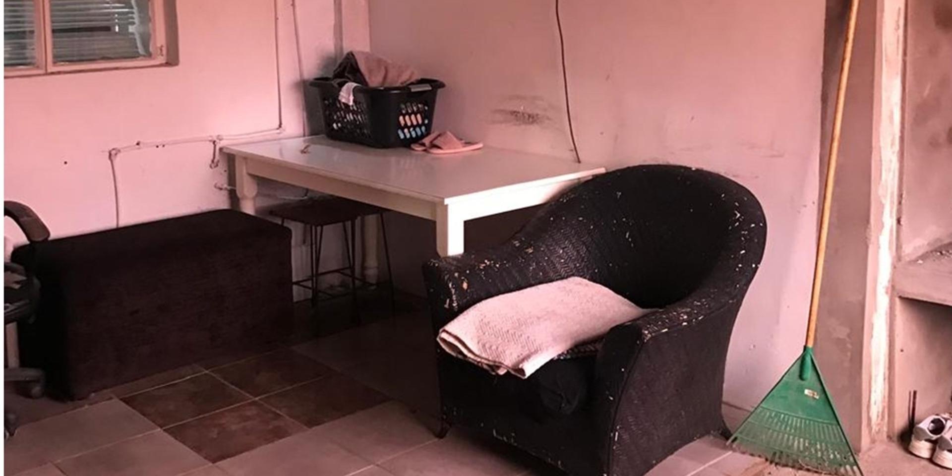 Image 2 of 6
