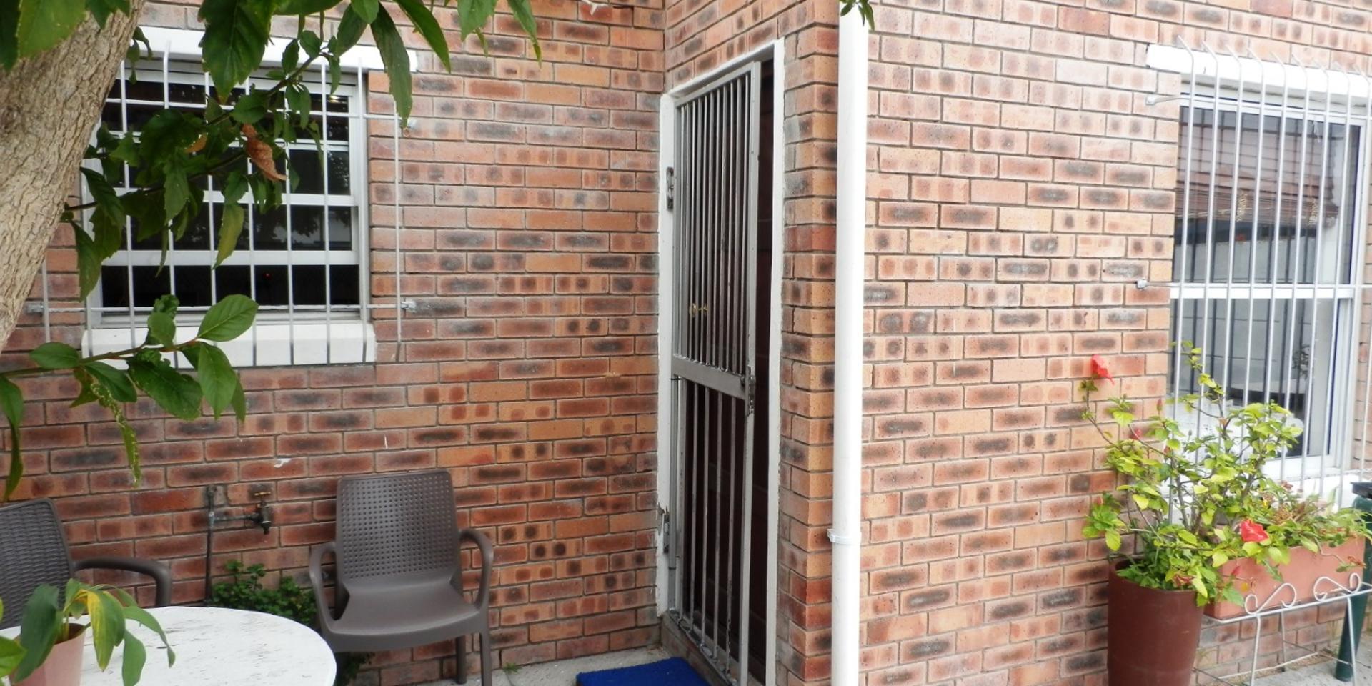 Image 4 of 6