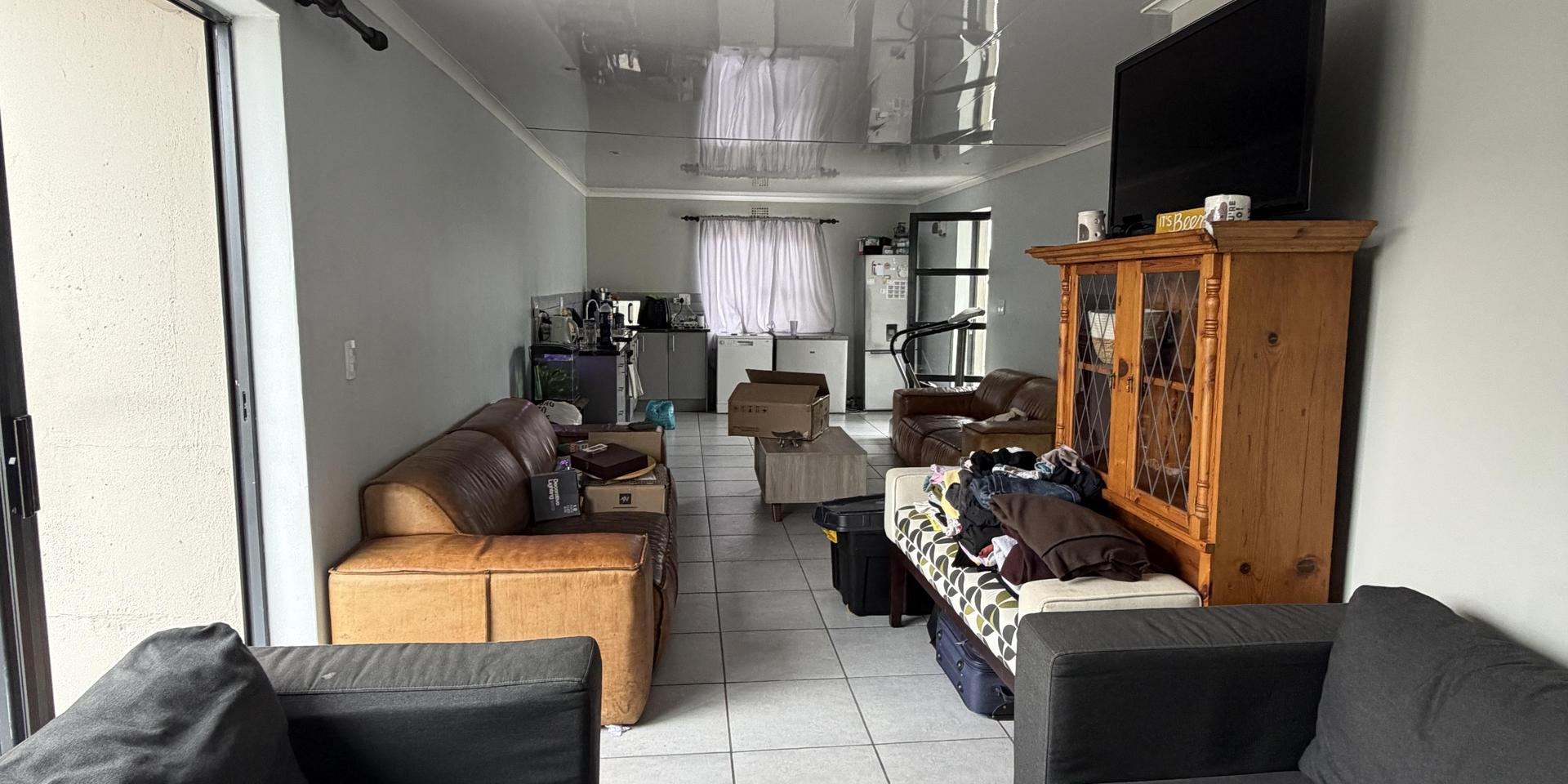 Image 4 of 6