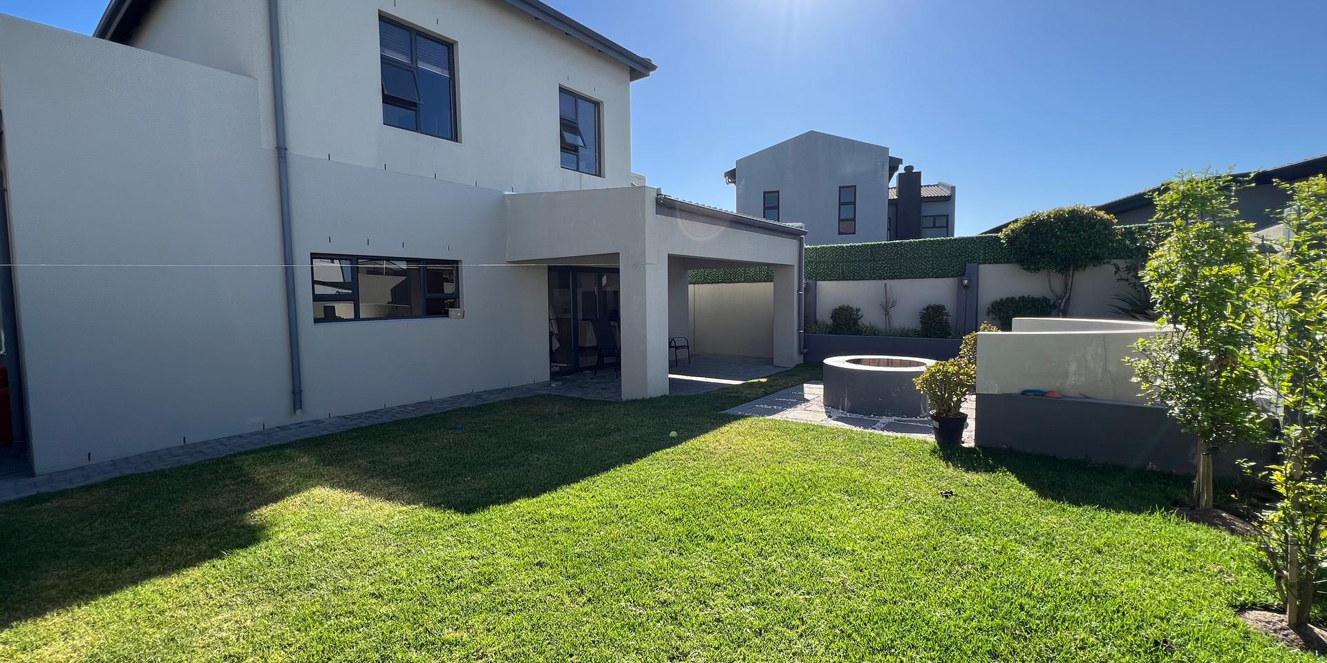 Image 2 of 6