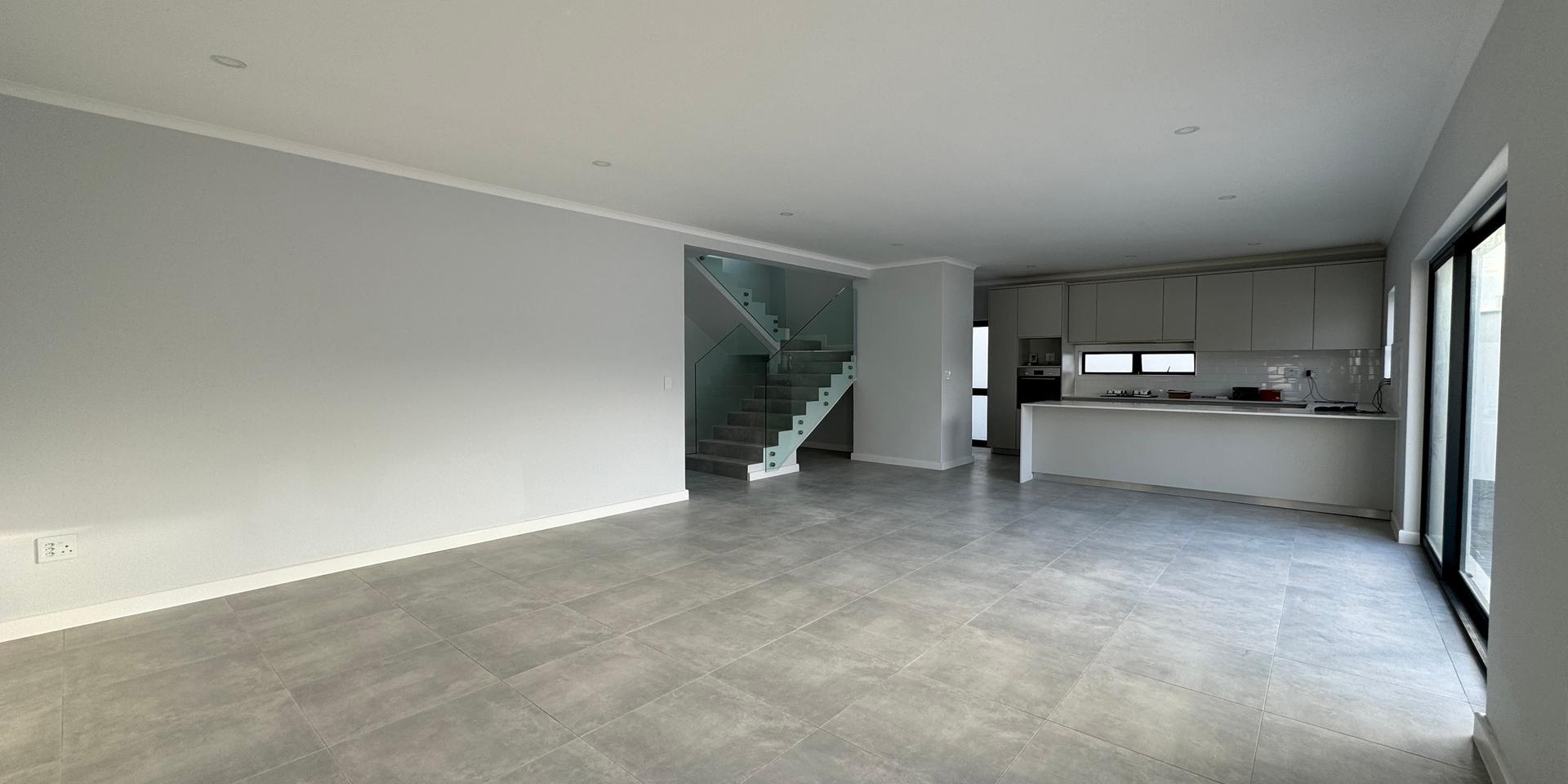 Image 2 of 6