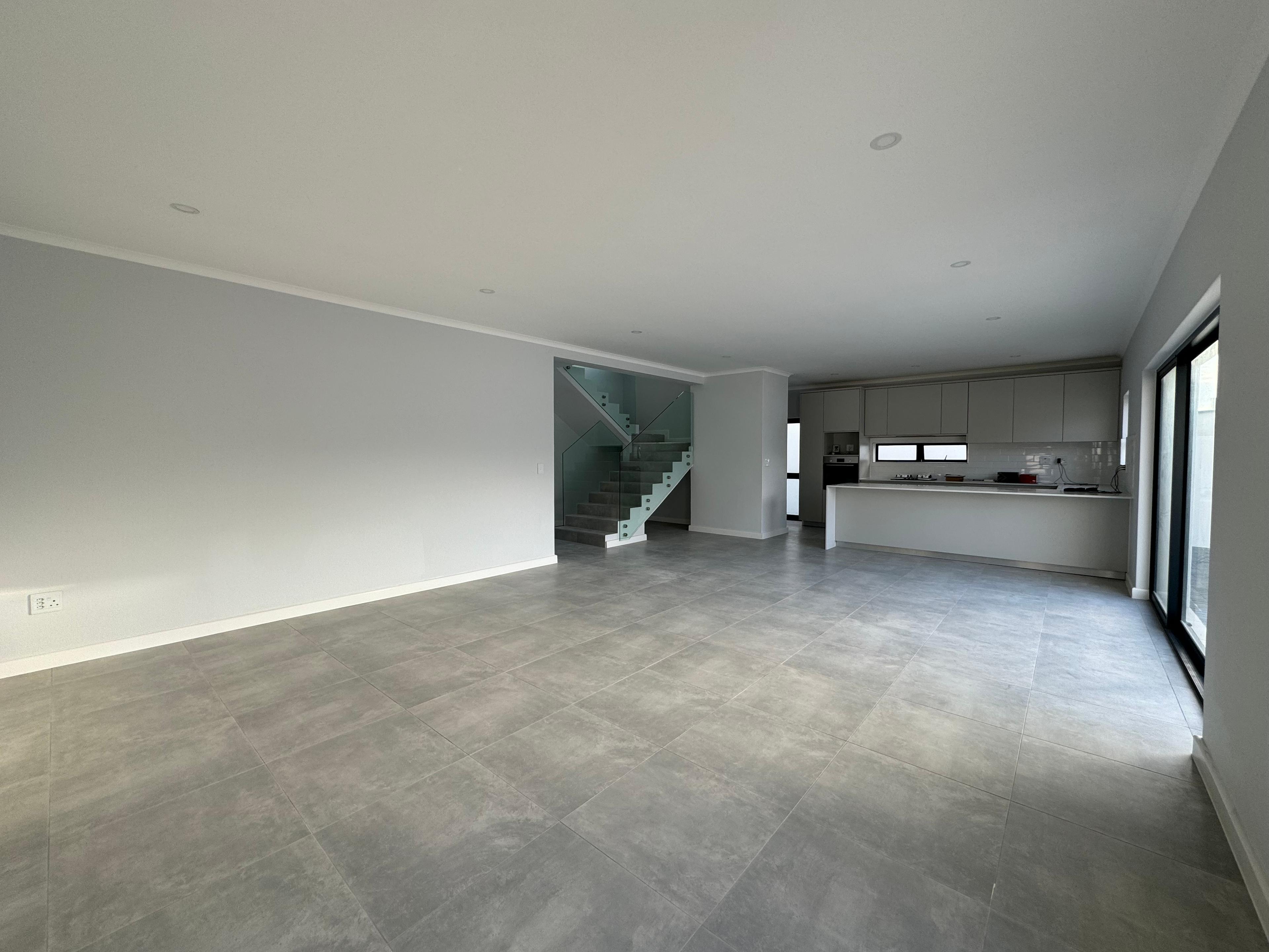 Image 2 of 6