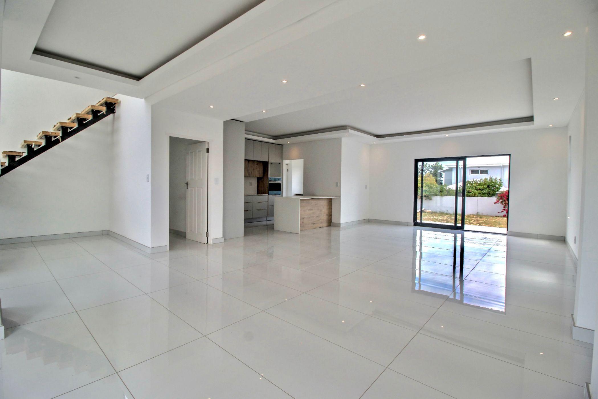 Image 3 of 6
