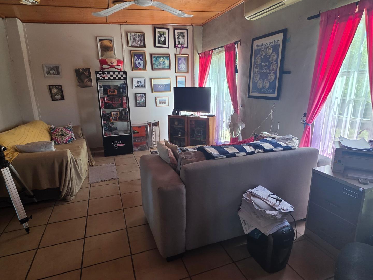 Image 2 of 6