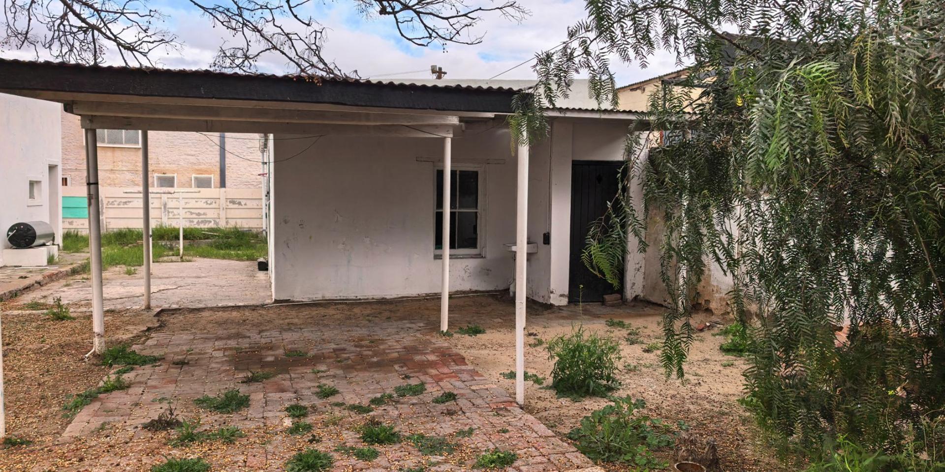 Image 4 of 6