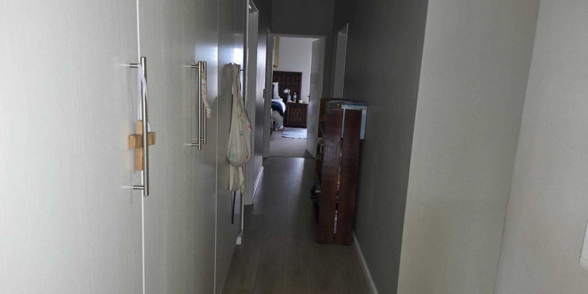 Image 4 of 6