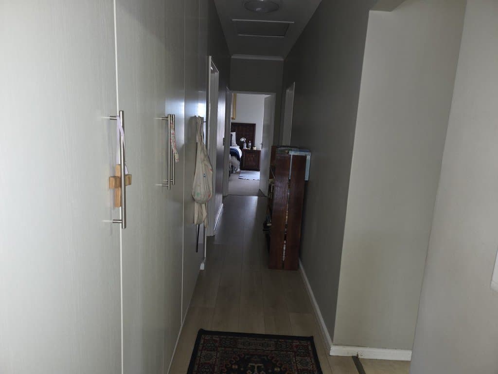 Image 4 of 6