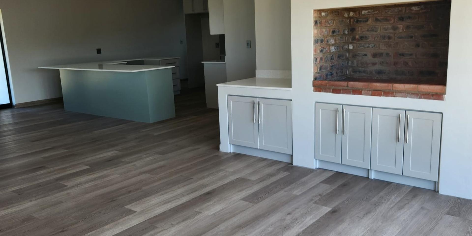Image 3 of 6