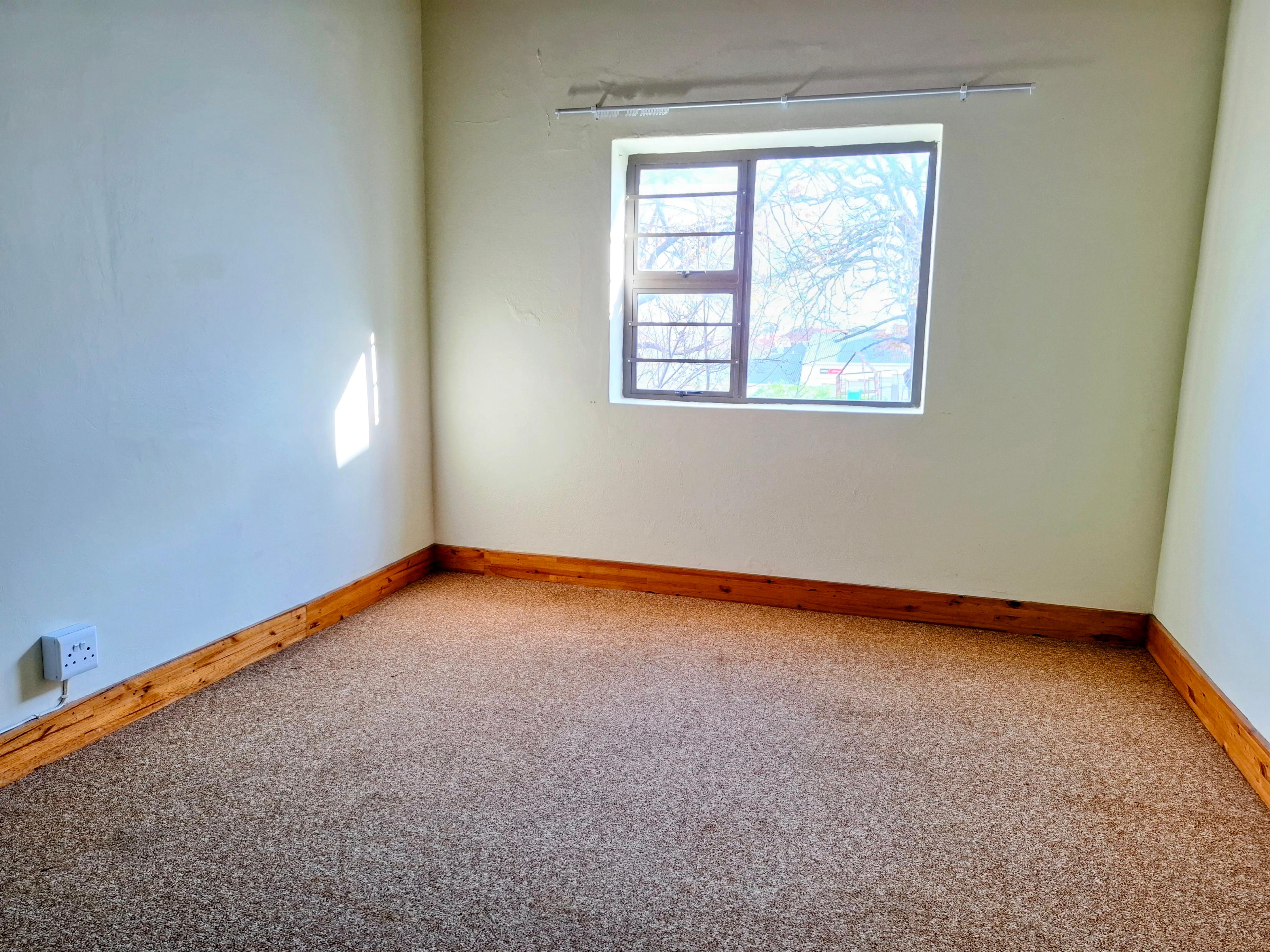 Image 3 of 6