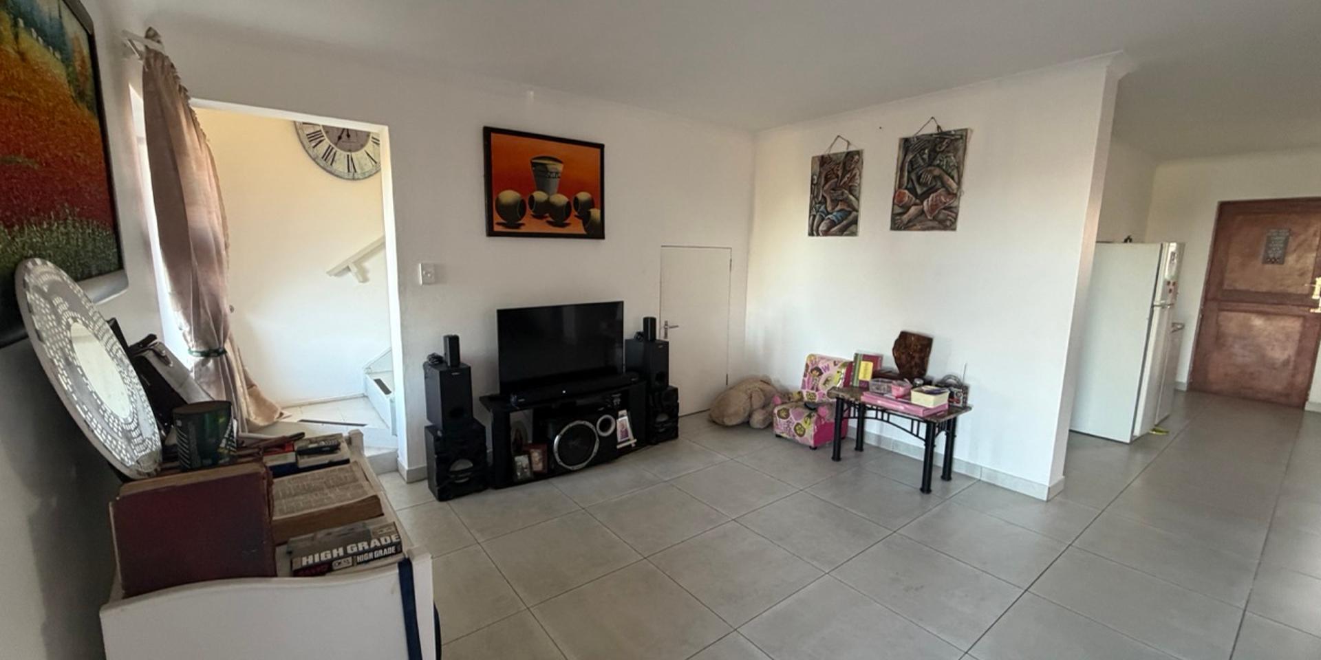Image 4 of 6
