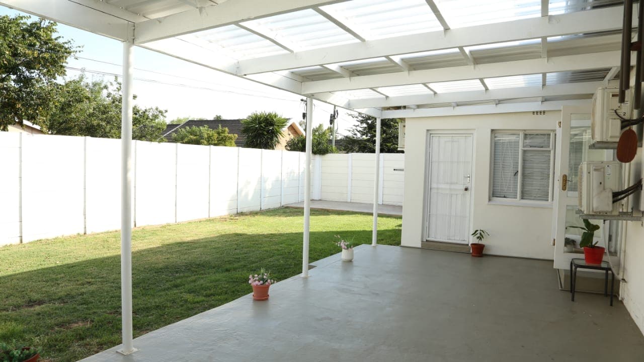 Image 2 of 6