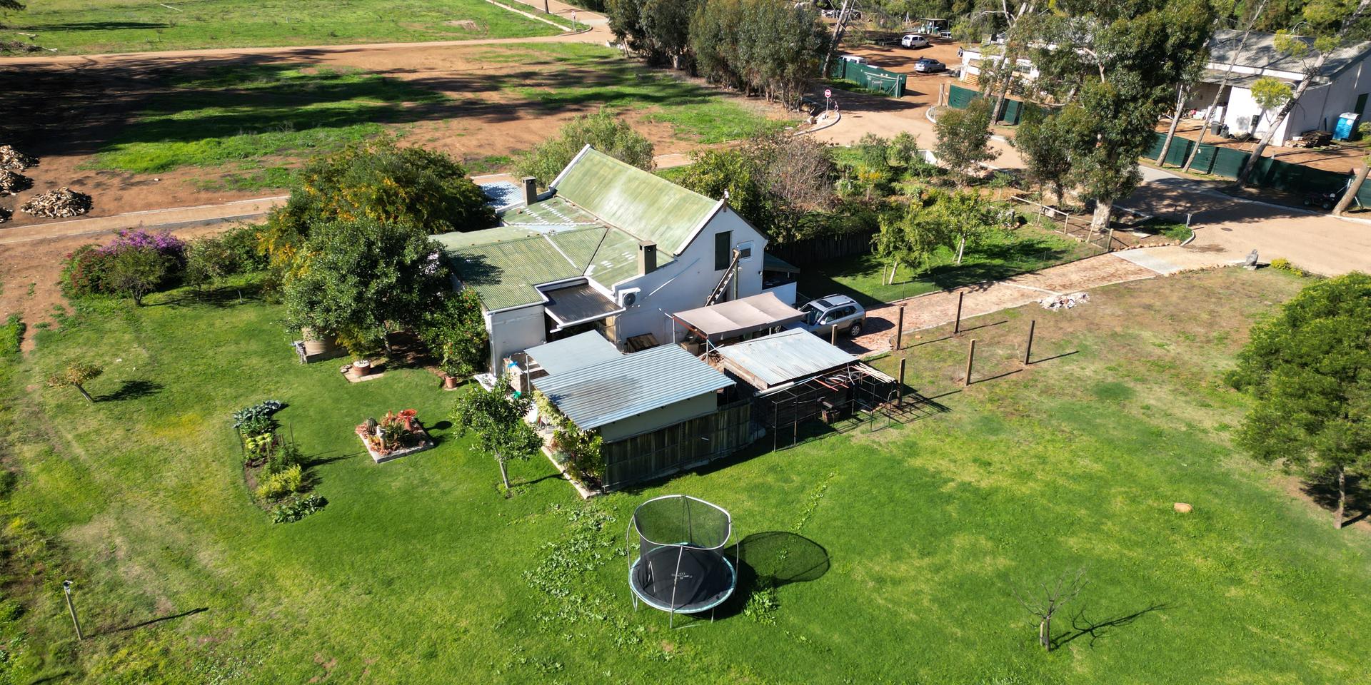 Image 4 of 6
