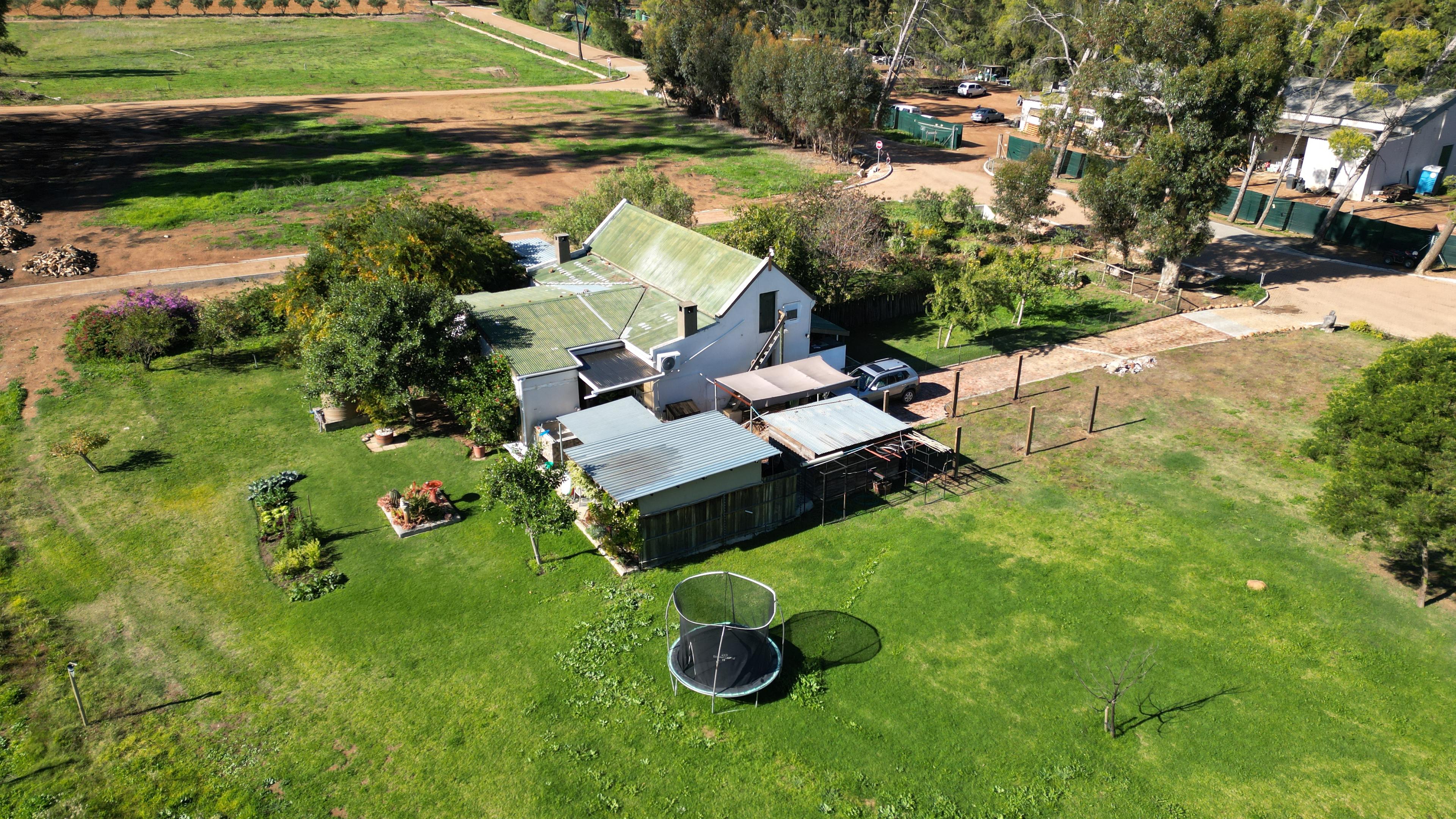 Image 4 of 6