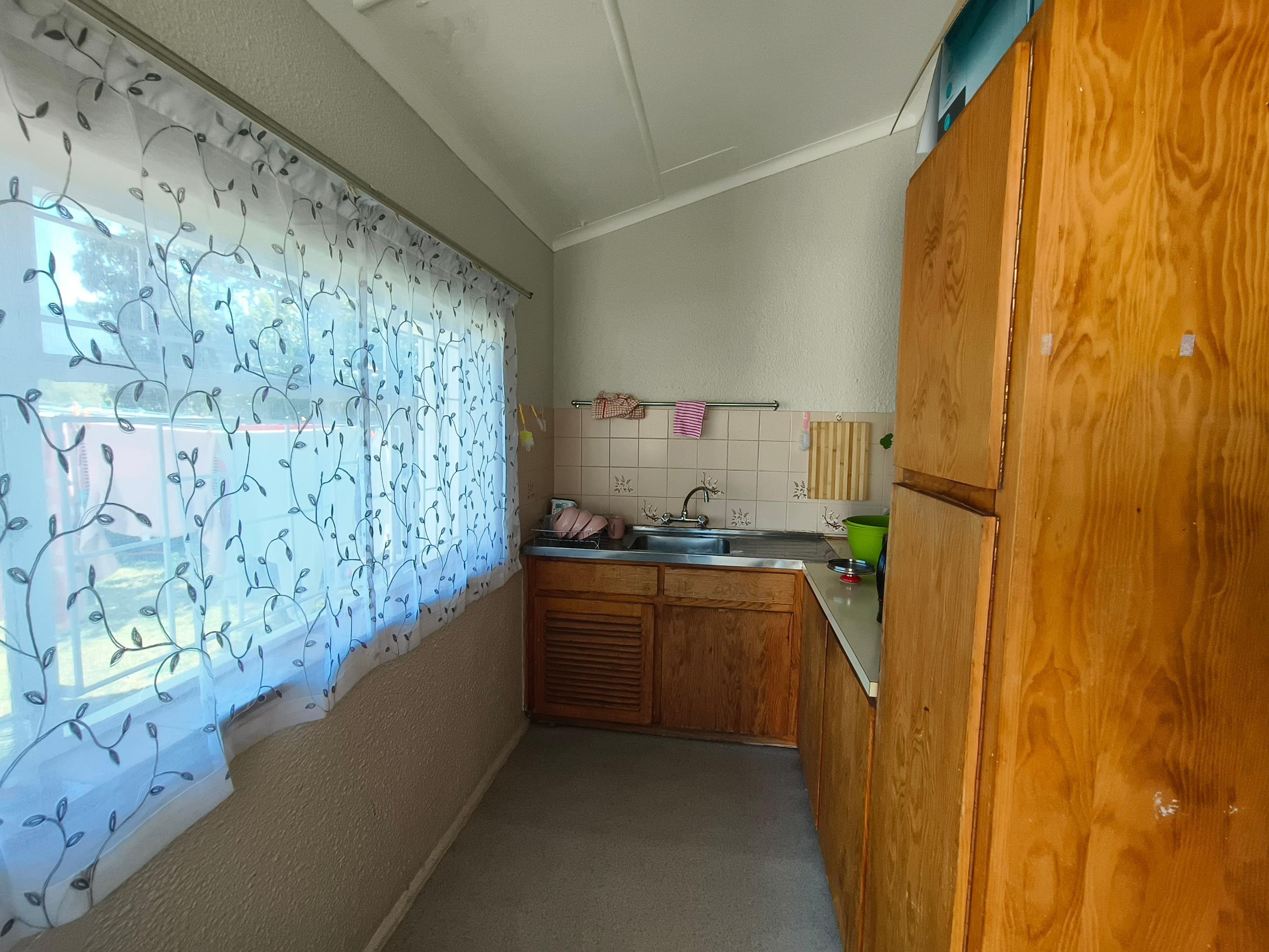 Image 5 of 6