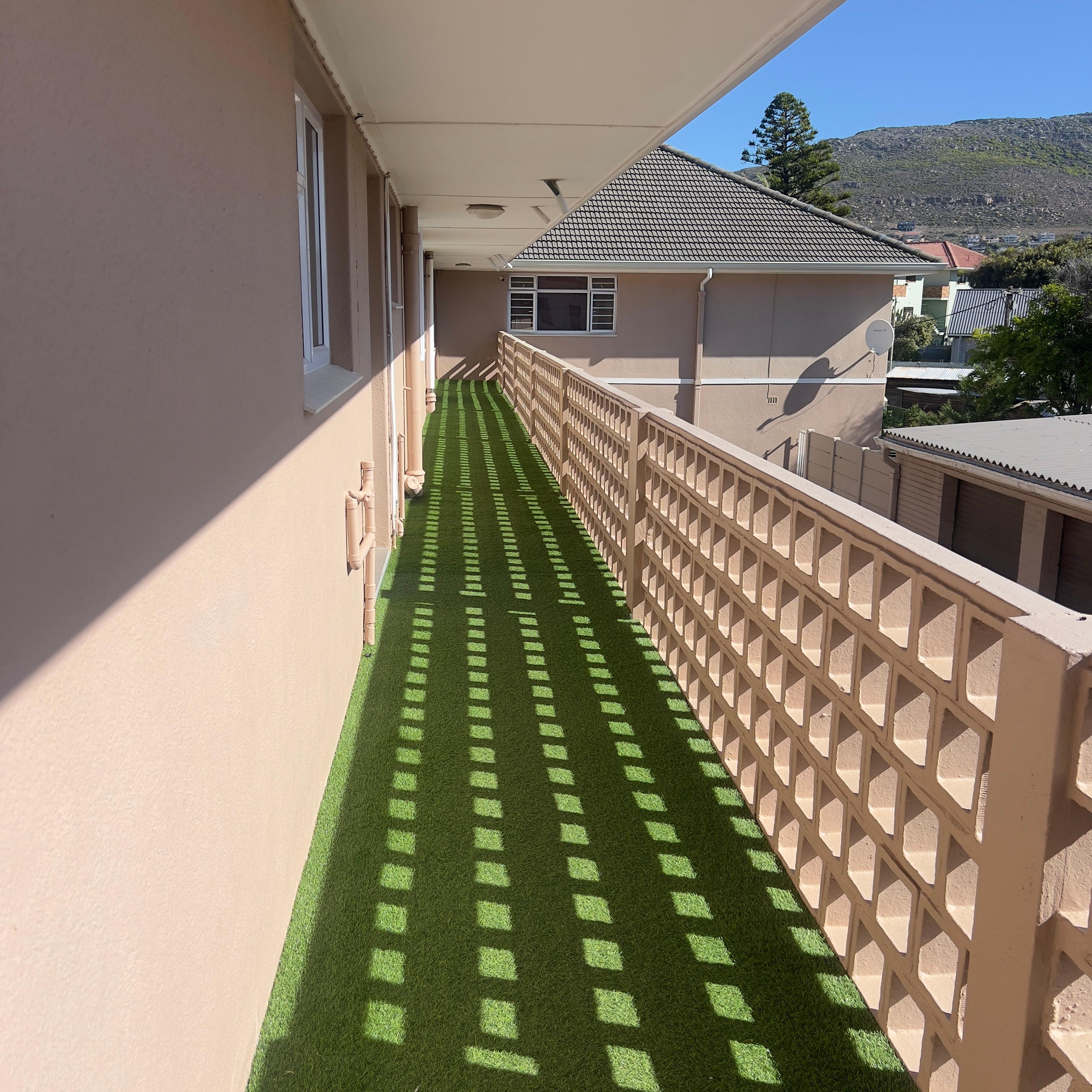 Image 3 of 6