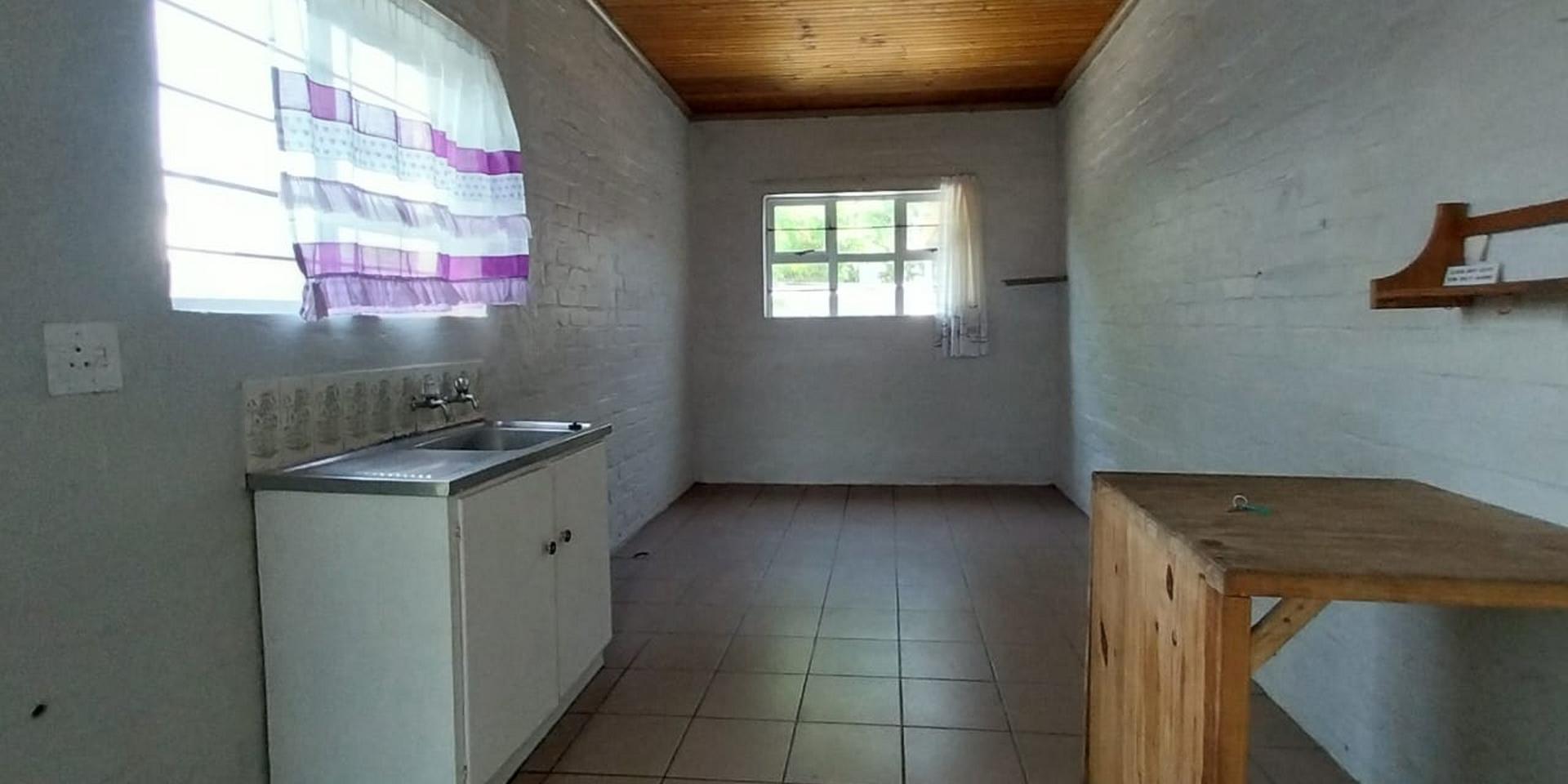Image 4 of 6