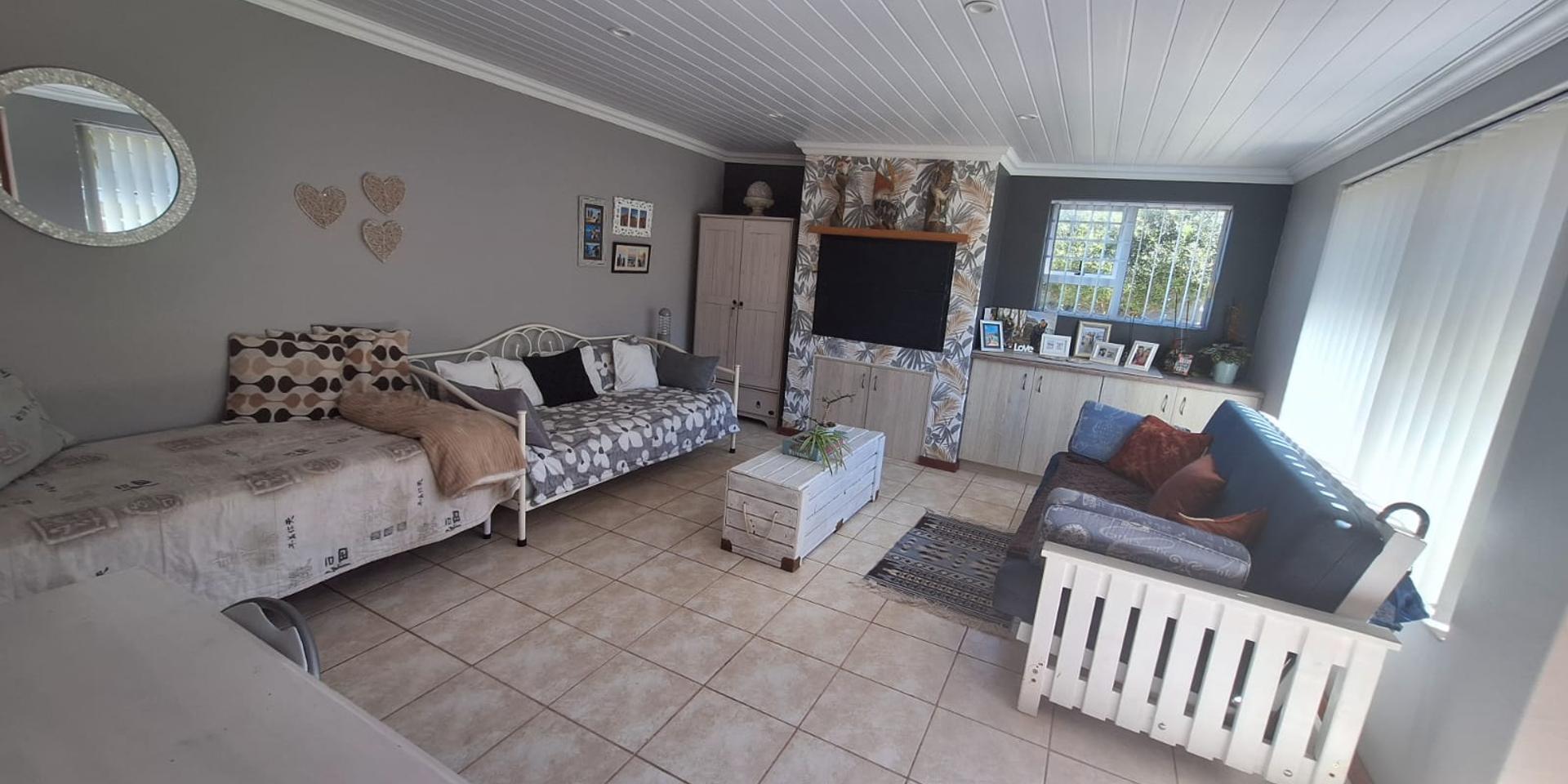 Image 4 of 6