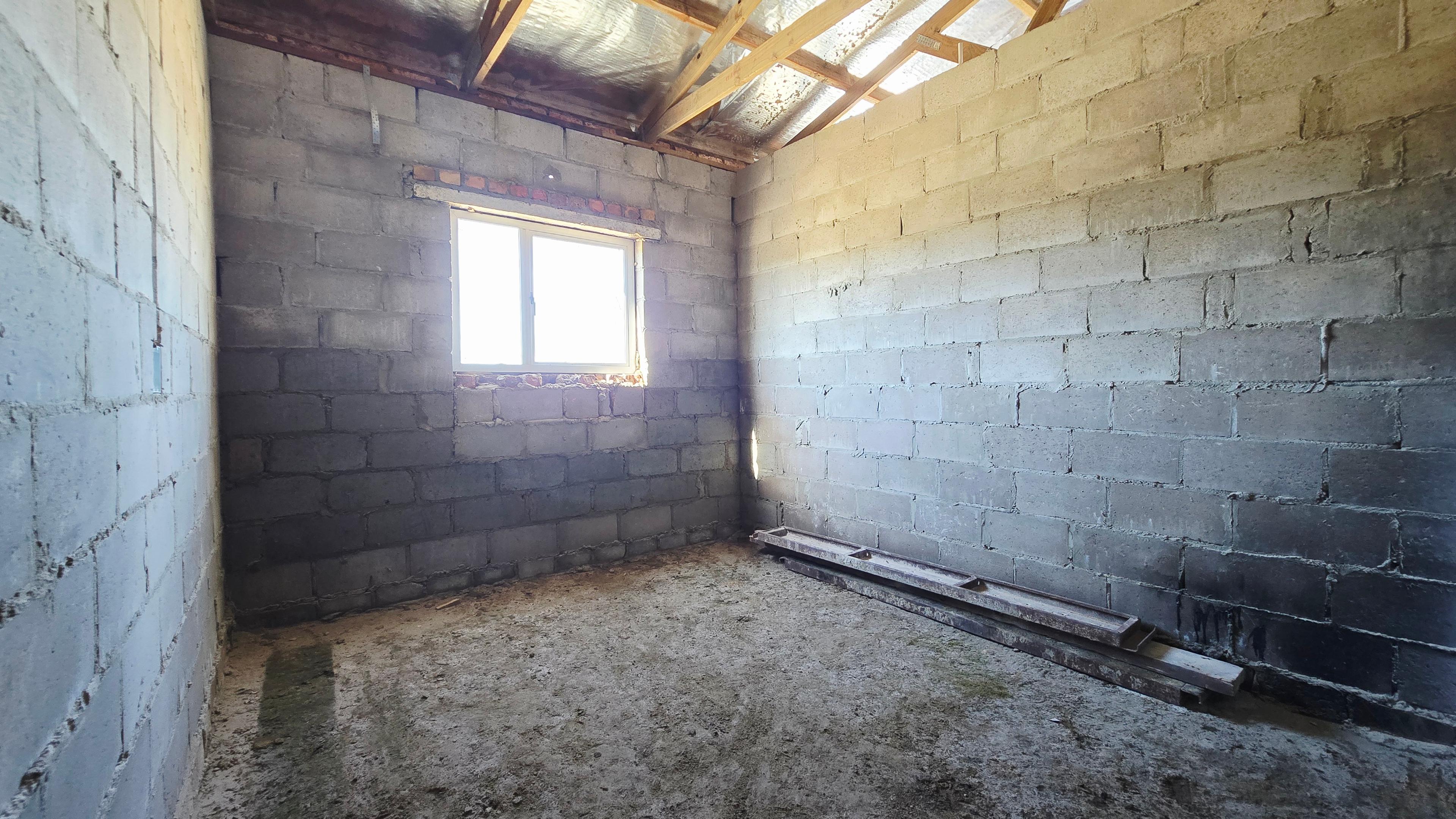 Image 4 of 6