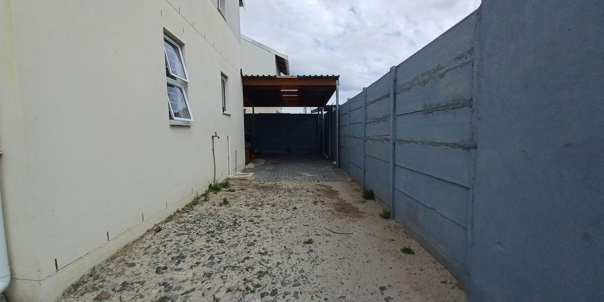 Image 4 of 6