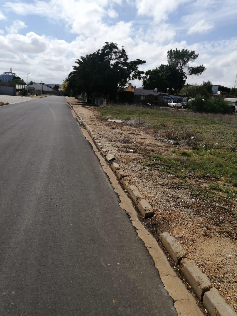 Image 2 of 6
