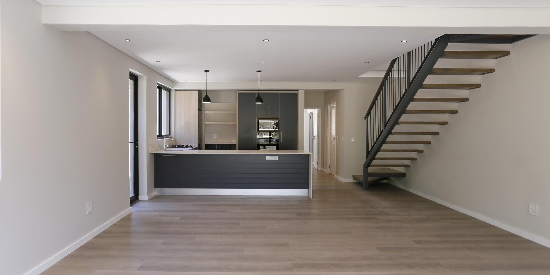 Image 3 of 6