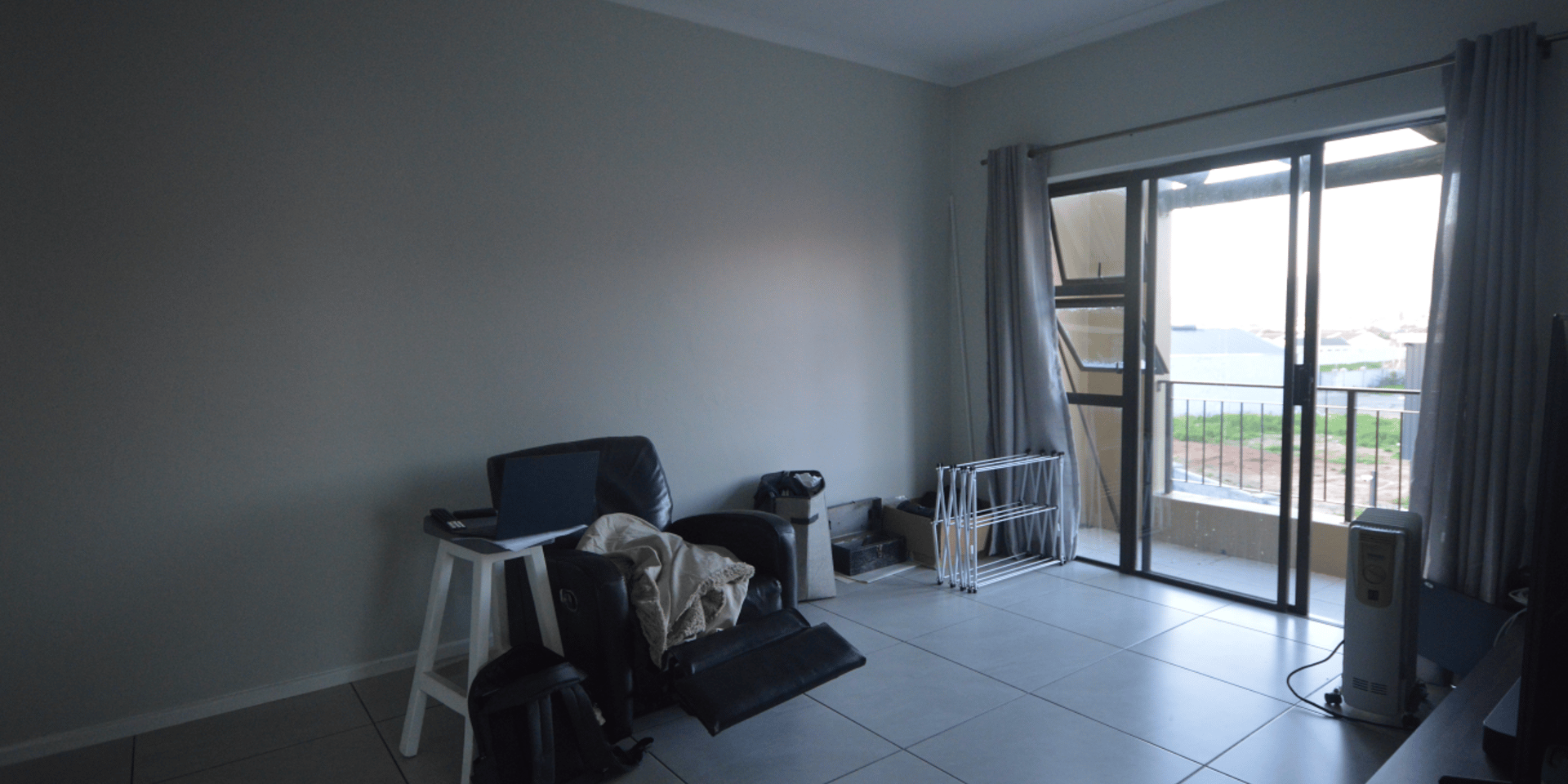 Image 2 of 6