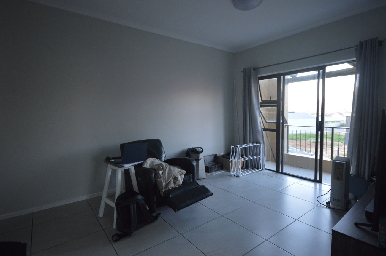 Image 2 of 6