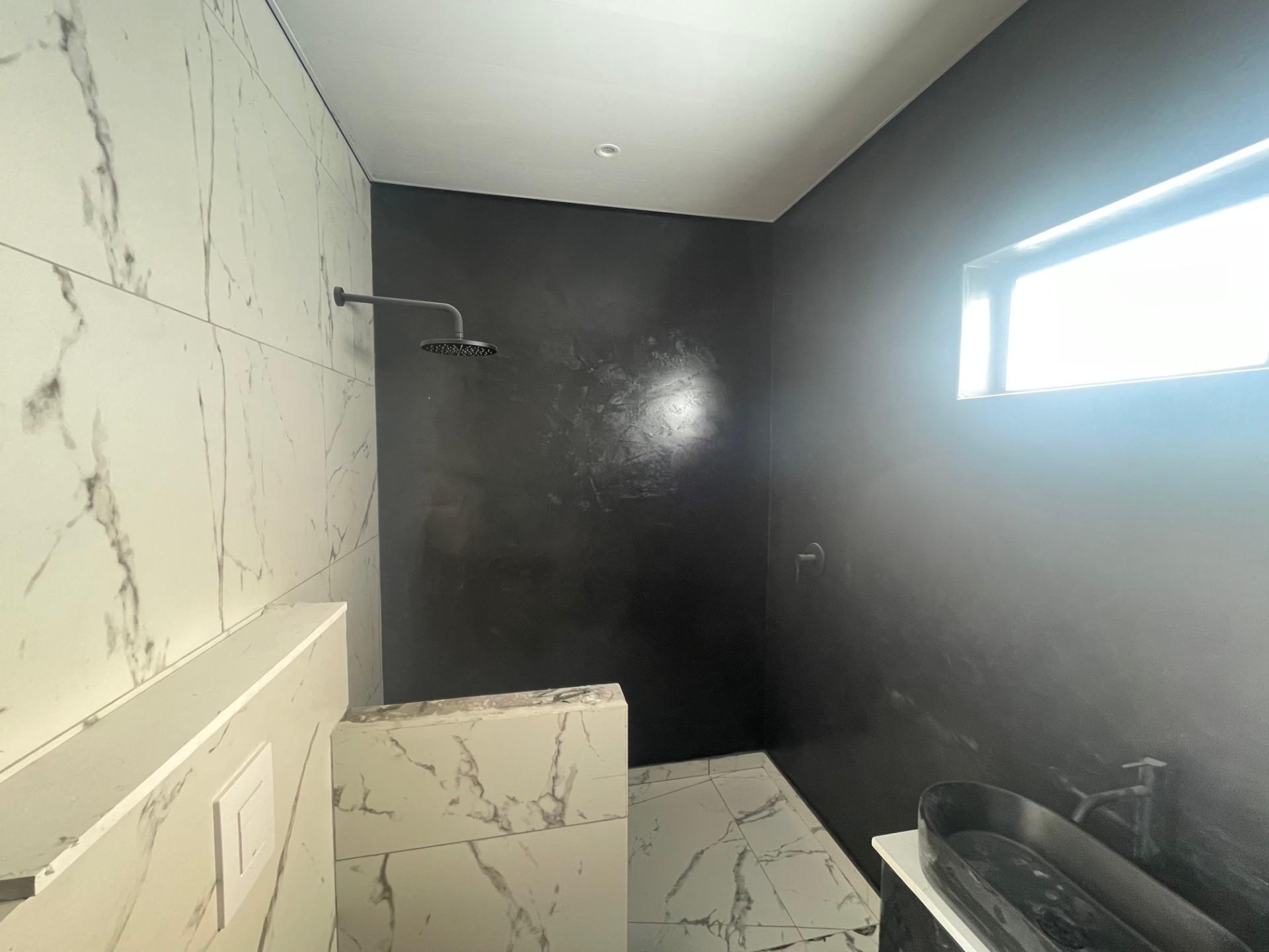 Image 4 of 6