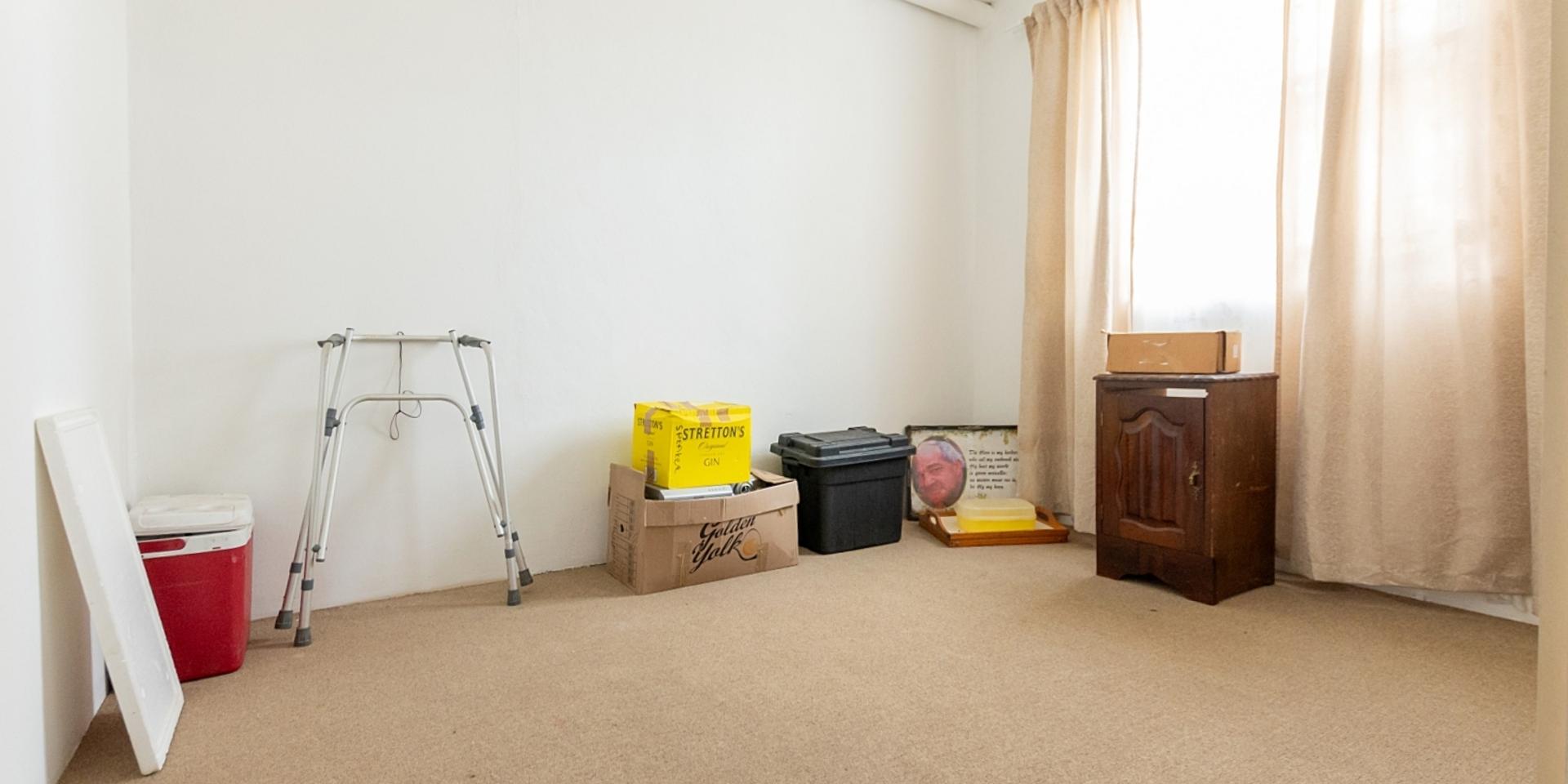 Image 4 of 6