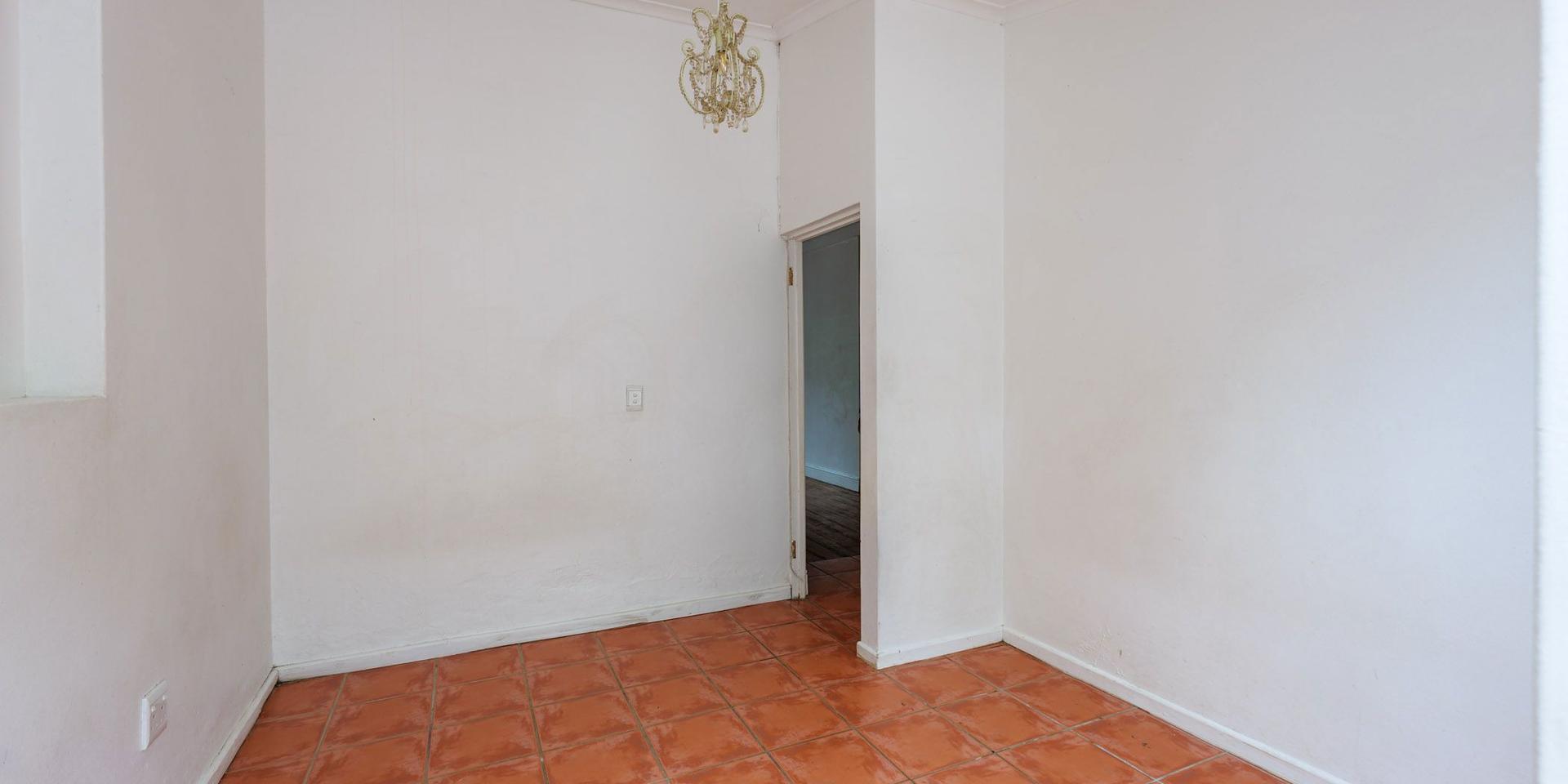 Image 3 of 6