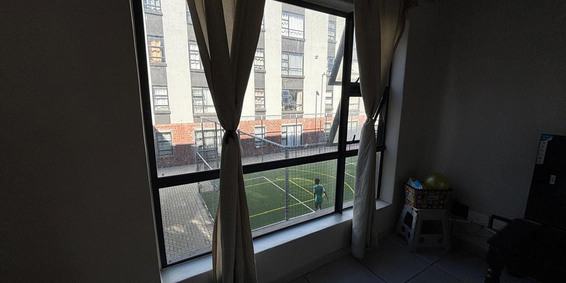 Image 5 of 6