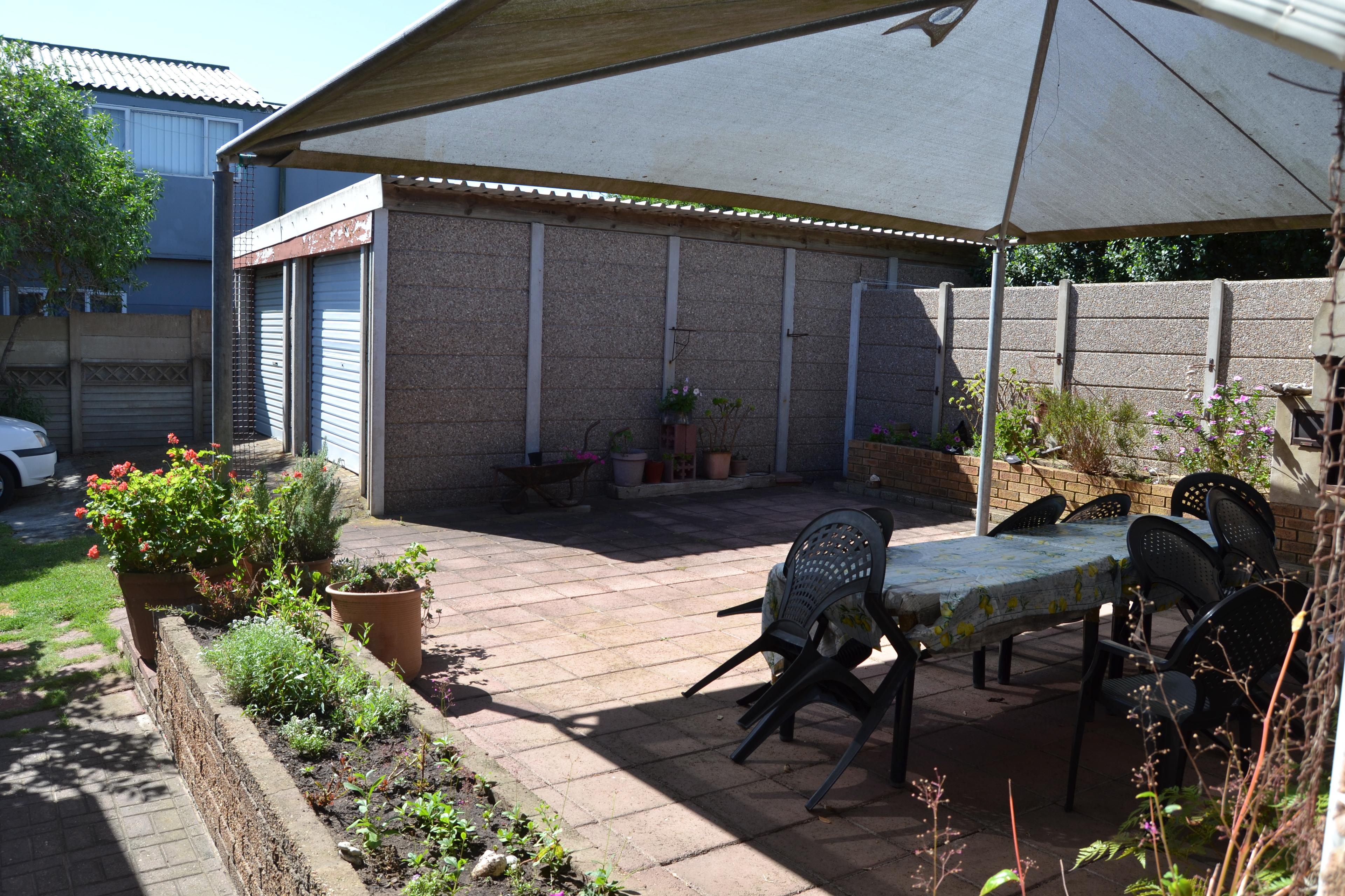 Image 4 of 6