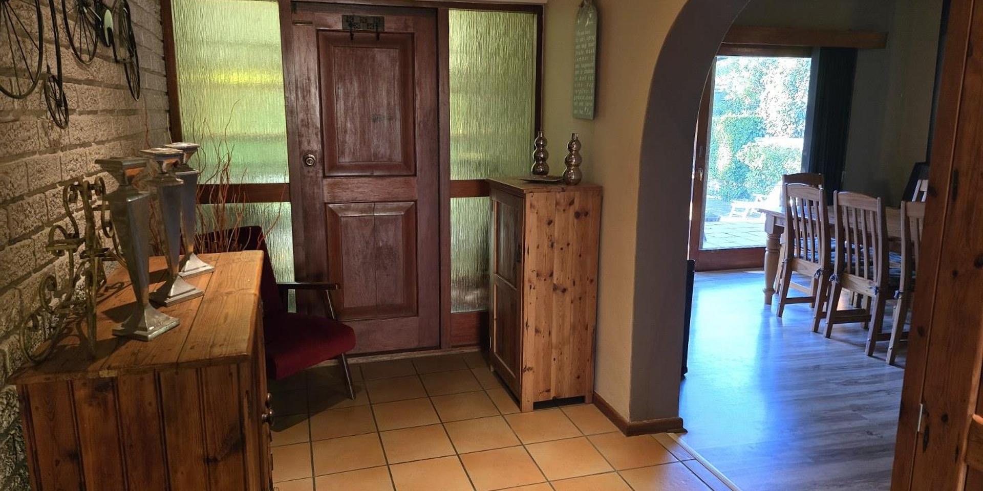 Image 2 of 6