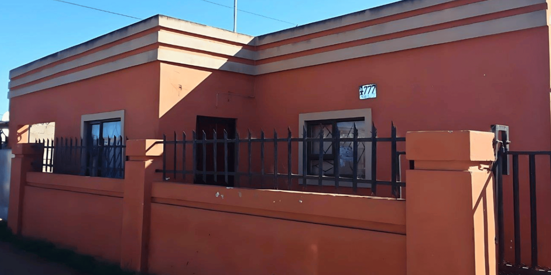 Image 1 of 6