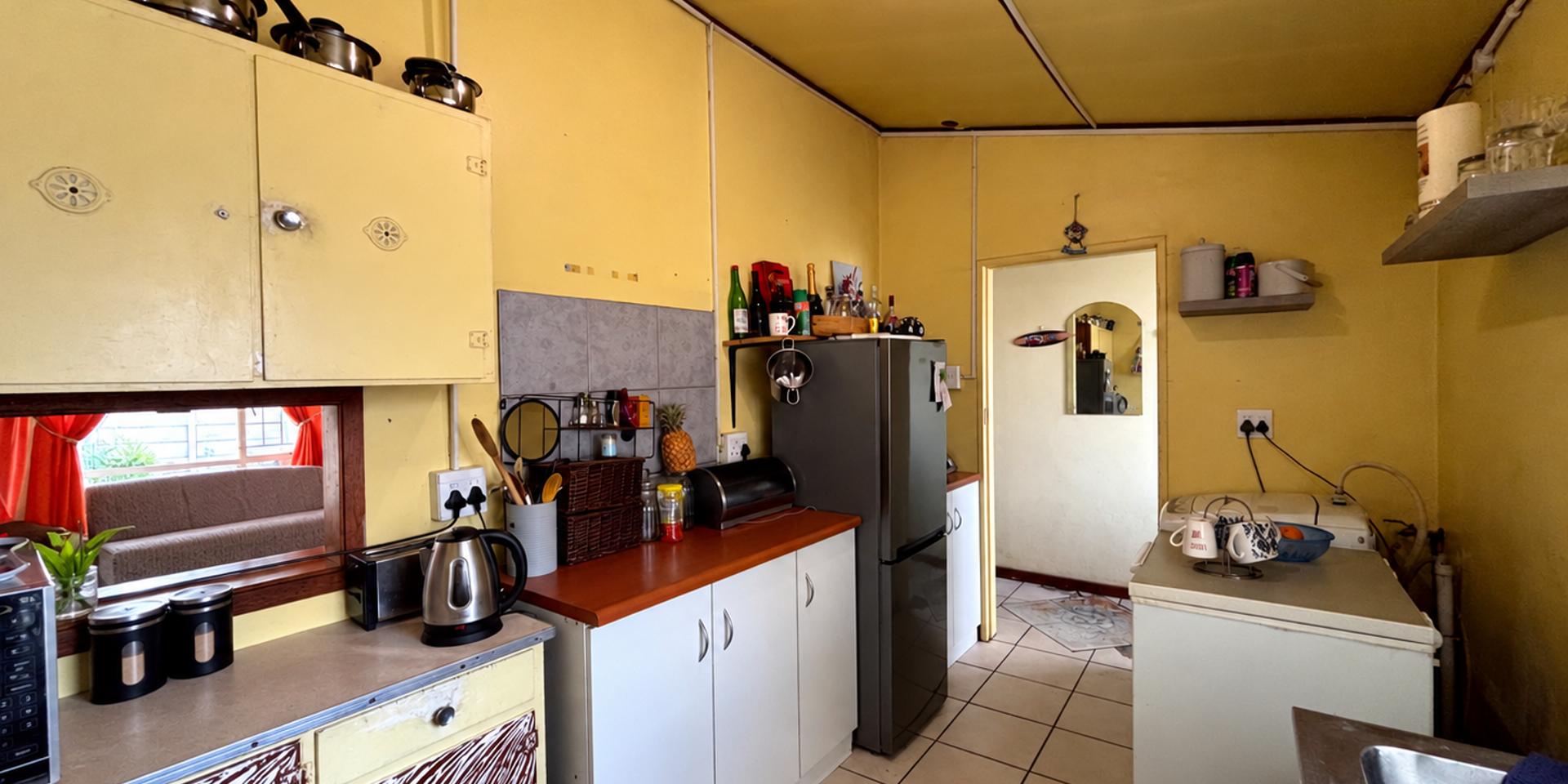 Image 4 of 6