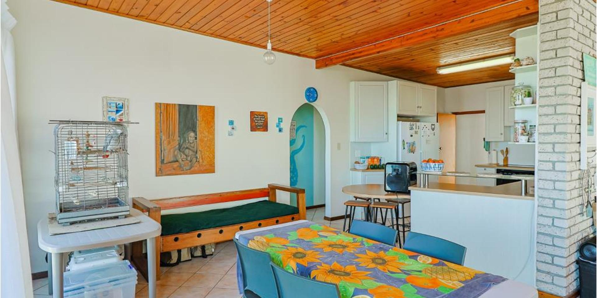 Image 4 of 6