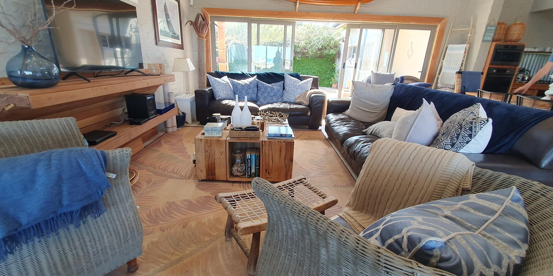 Image 3 of 6