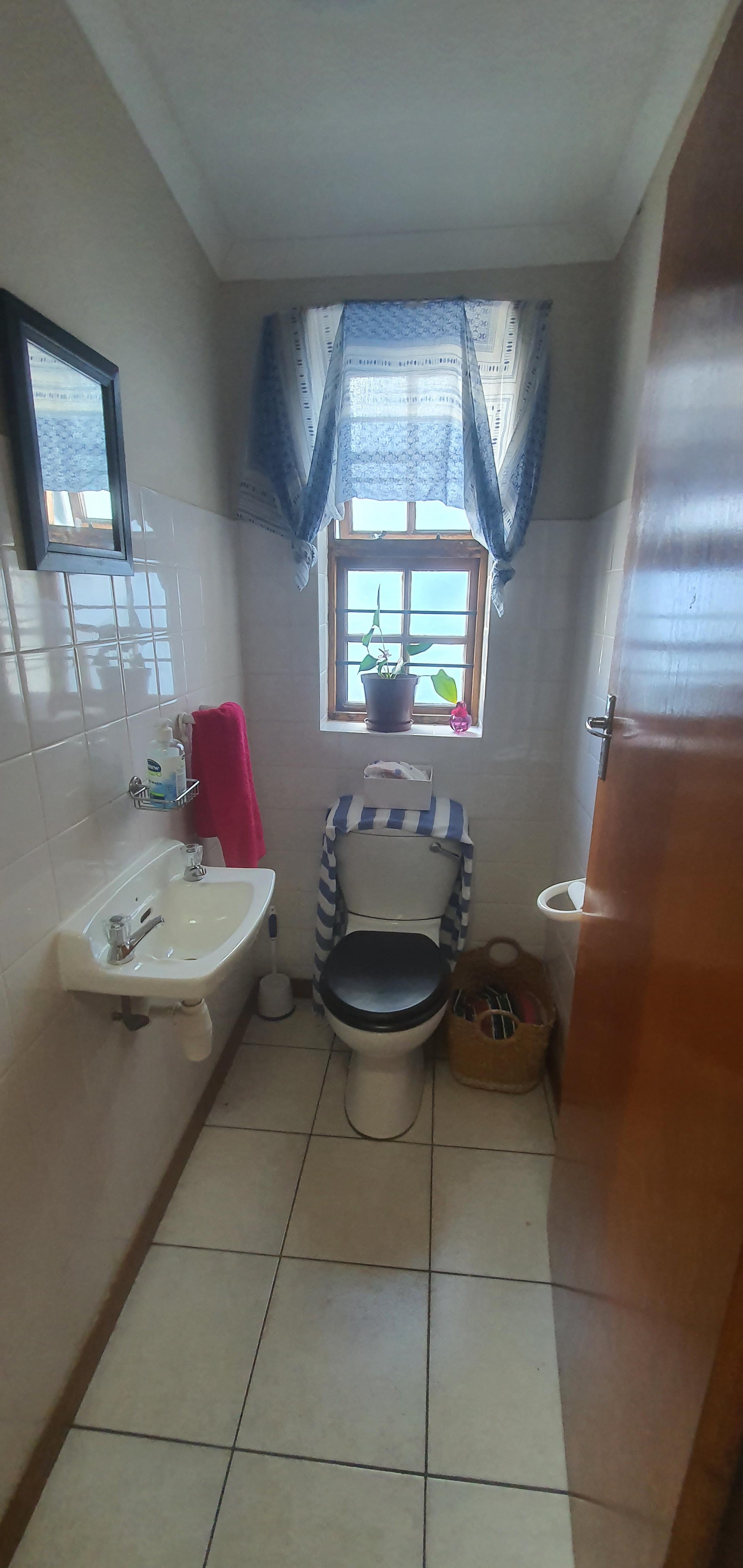 Image 4 of 6