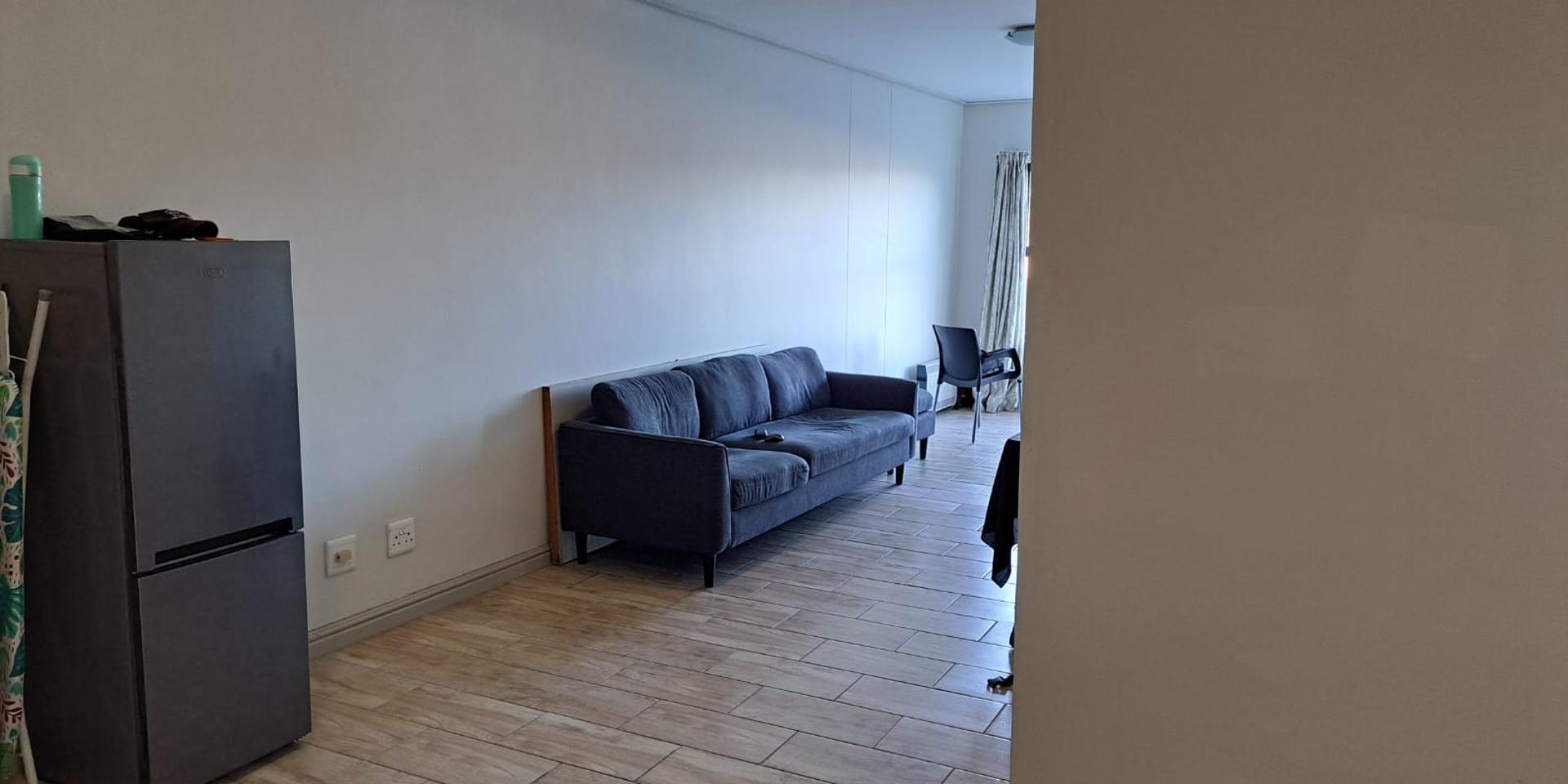 Image 4 of 6