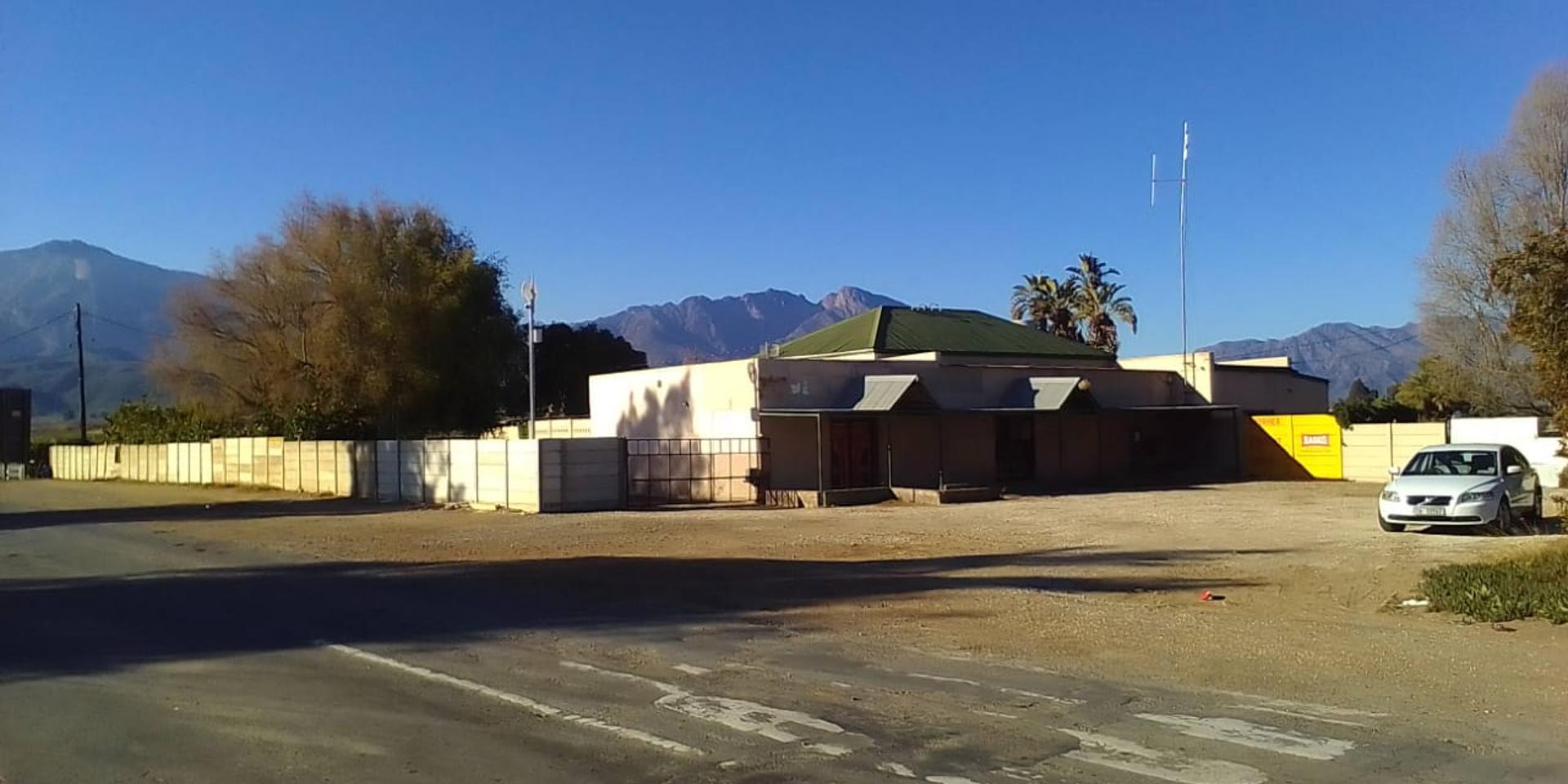 Image 2 of 6